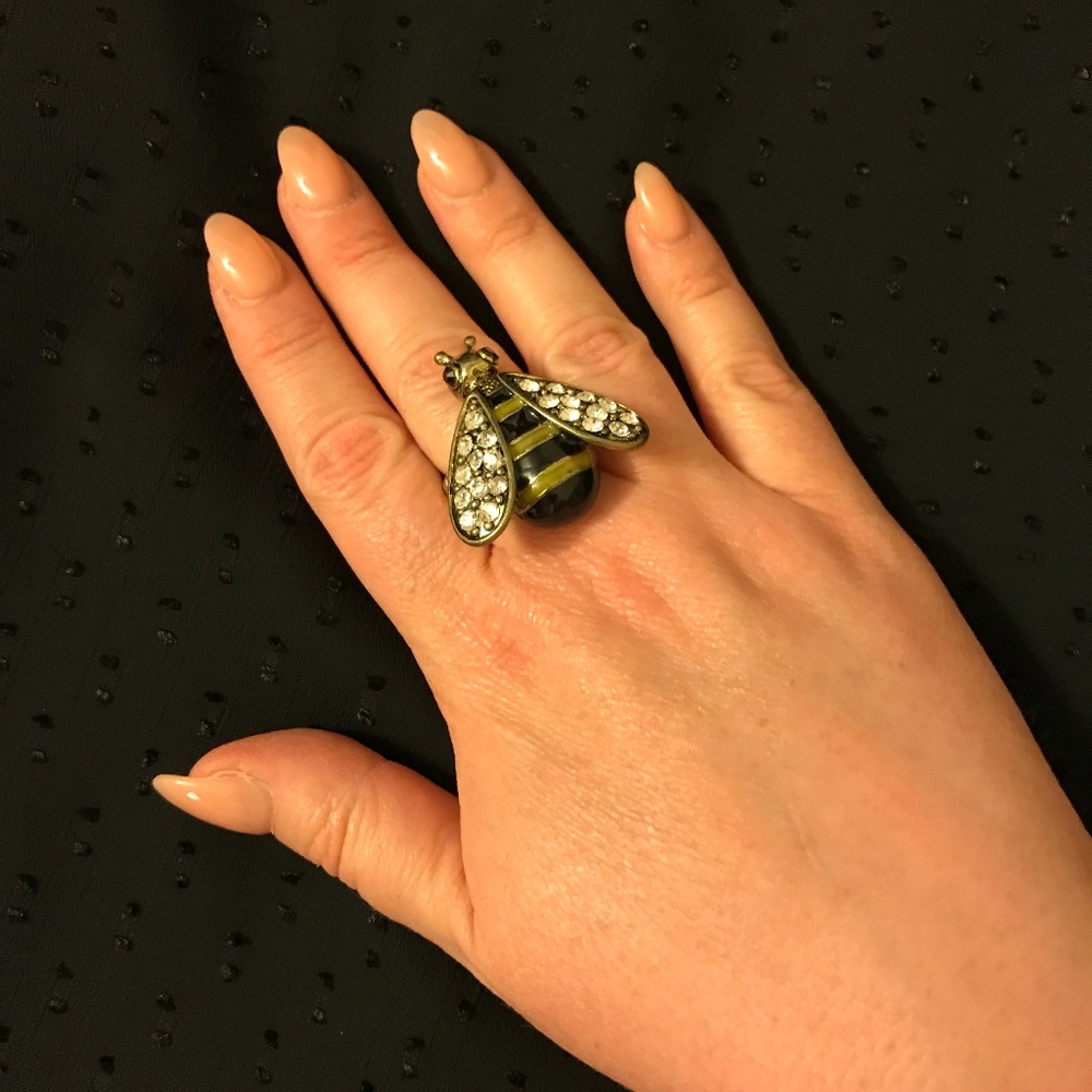 Rhinestone and enamel stretchy bee ring